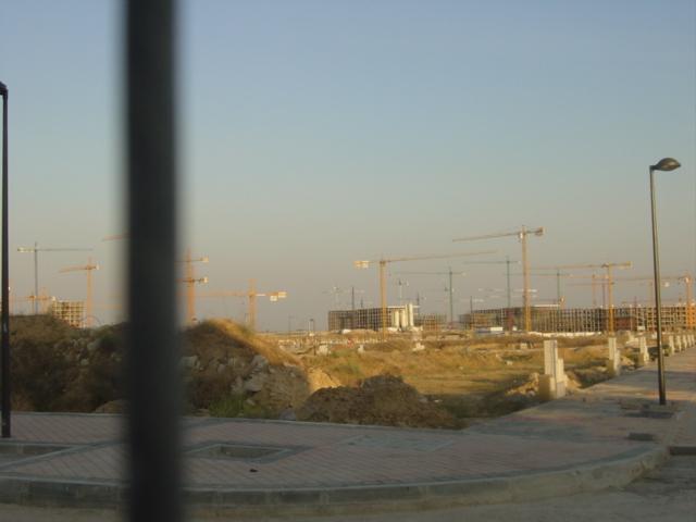 Ms de 100 gruas, desde el Cercanas impresiona